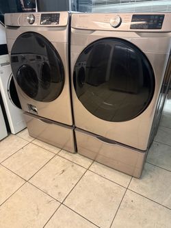 Samsung washer and gas dryer set