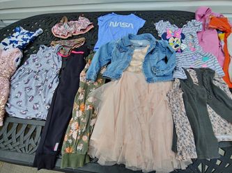 Girls Clothes Size 5/6 /7 (40 items)