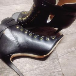 Women's Shoe 7