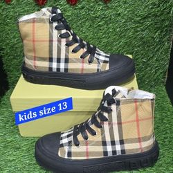 kids burrberry sneakers 