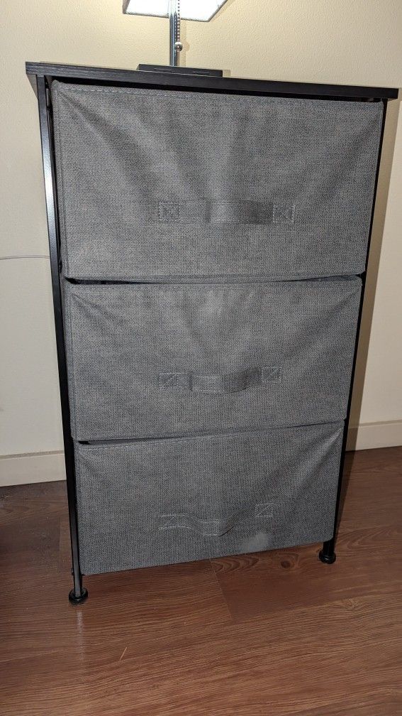 Vertical Dresser