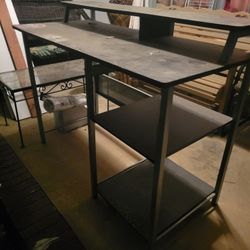 FREE COMPUTER DESK