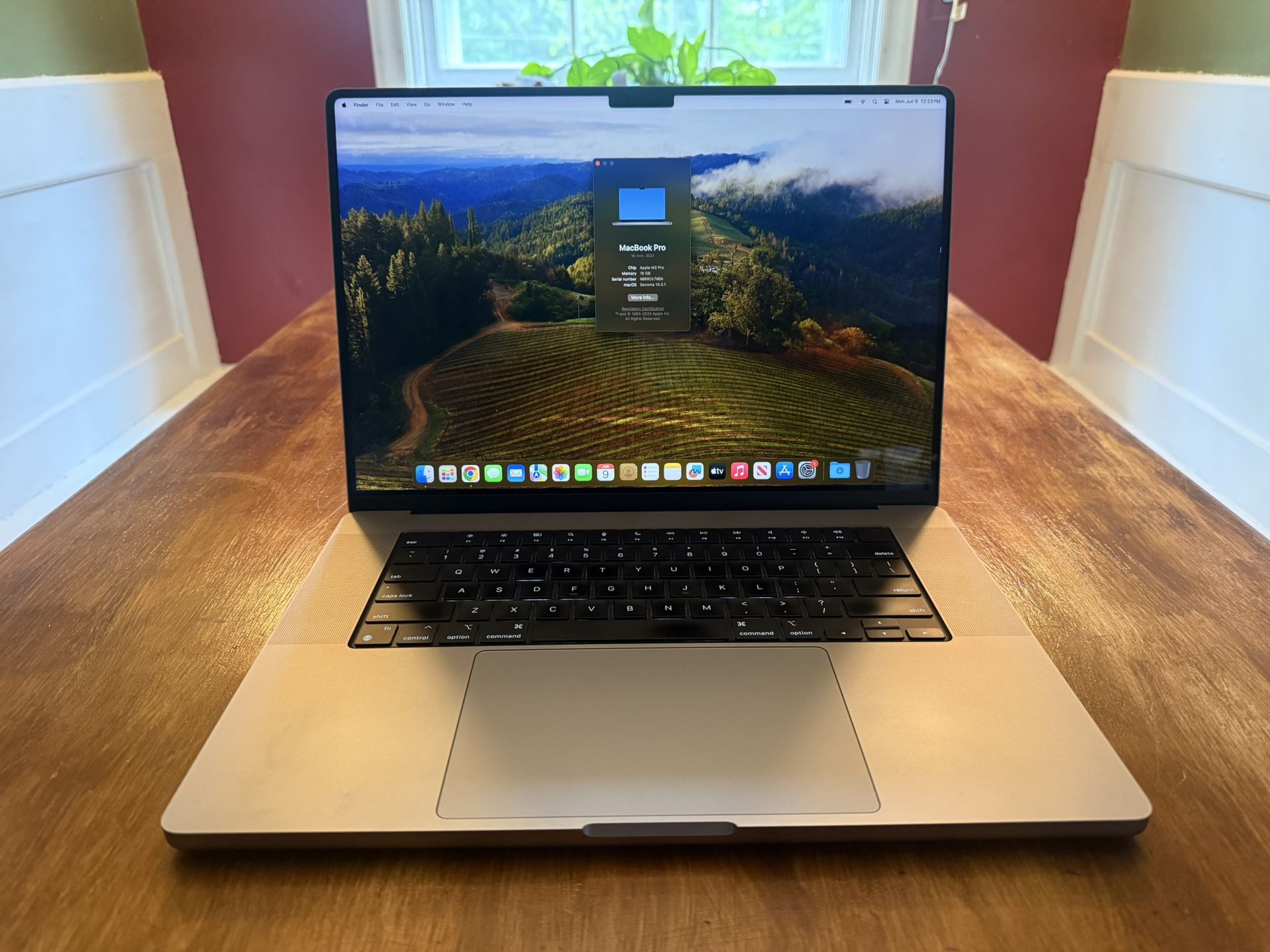Apple MacBook Pro 16” – M2 Pro – 16GB / 1TB – Space Gray – Pristine