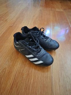 Soccer cleats