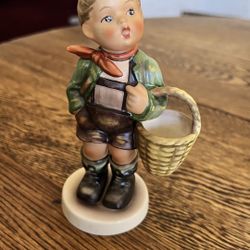 Hummel Goebel Figurine Village Boy 51/0 Vintage West Germany Porcelain 6 1/2”