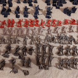 Vintage Toy Army Men and misc. over 150 pieces.