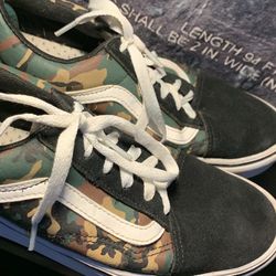 Low top camo vans