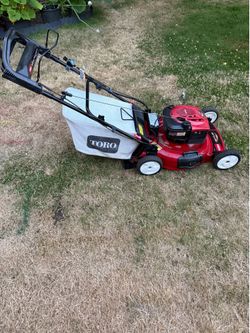 Toro self-propelled lawnmower