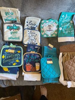 Kitchen Towel and Pot Holder Sets Bundle