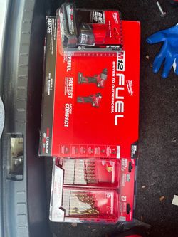 Milwaukee m12 drill and impact kit