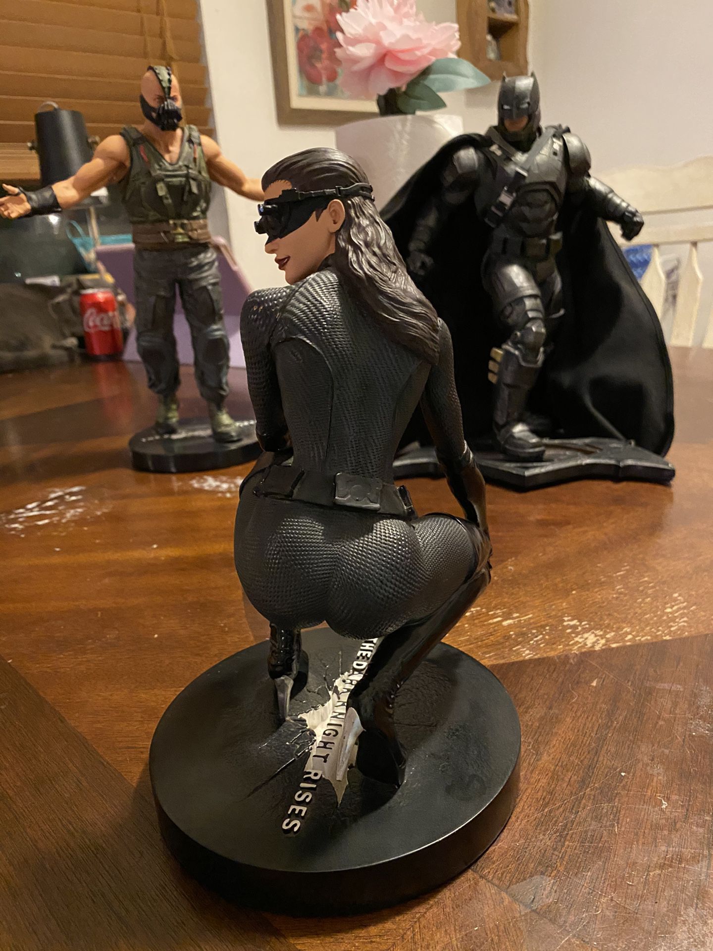 The dark knight rises catwoman dc collectibles statue