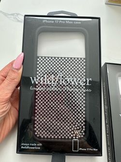 BRAND-NEW iPhone 17 PRO MAX COVER