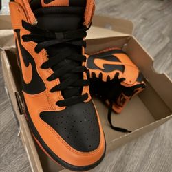 Nike Dunk High Black Safety/Orange Size 8M