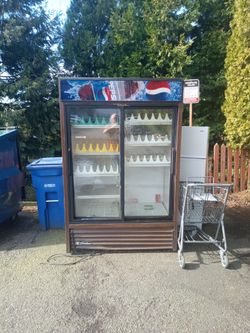Pepsi Cooler True Blue Works Fine Need To Move It 300.00 Obo 