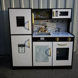 Toy Kitchen