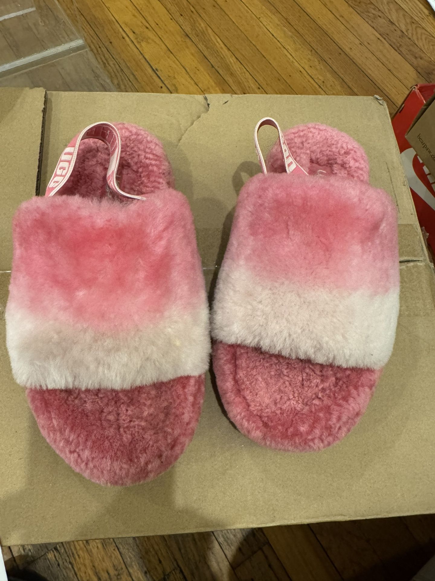 Uggs Fluff Slides Sandals