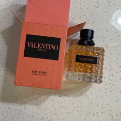 Valentino Dona Coral Fantasy 100ml 98full With Box 