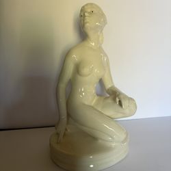 Vintage Porcelain Figurine 