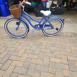 Cranbrook Girls Cruiser Bike GREAT CONDITION 