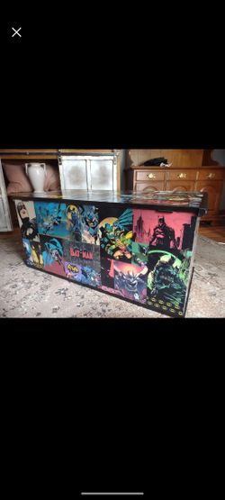 Large Antique Blanket Chest/Upcycled Coffee Table Toy Box Storage Chest Bench Batman Comics