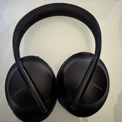Bose Noise Cancelling Headphones 700 - Black