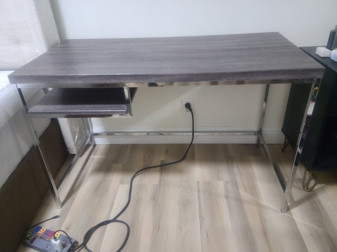 Table/Desk For Office Or Study, Stainless Steel Legs,  Elegant Style Excellent, Condition, Barely Use Like New, 47" x  24" x H 30,5" 