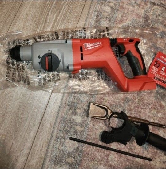Milwaukee Rotary Hammer 