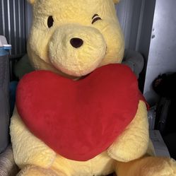 XXL Winnie the pooh with heart plushy