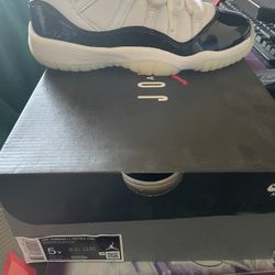 Jordan 11s GS