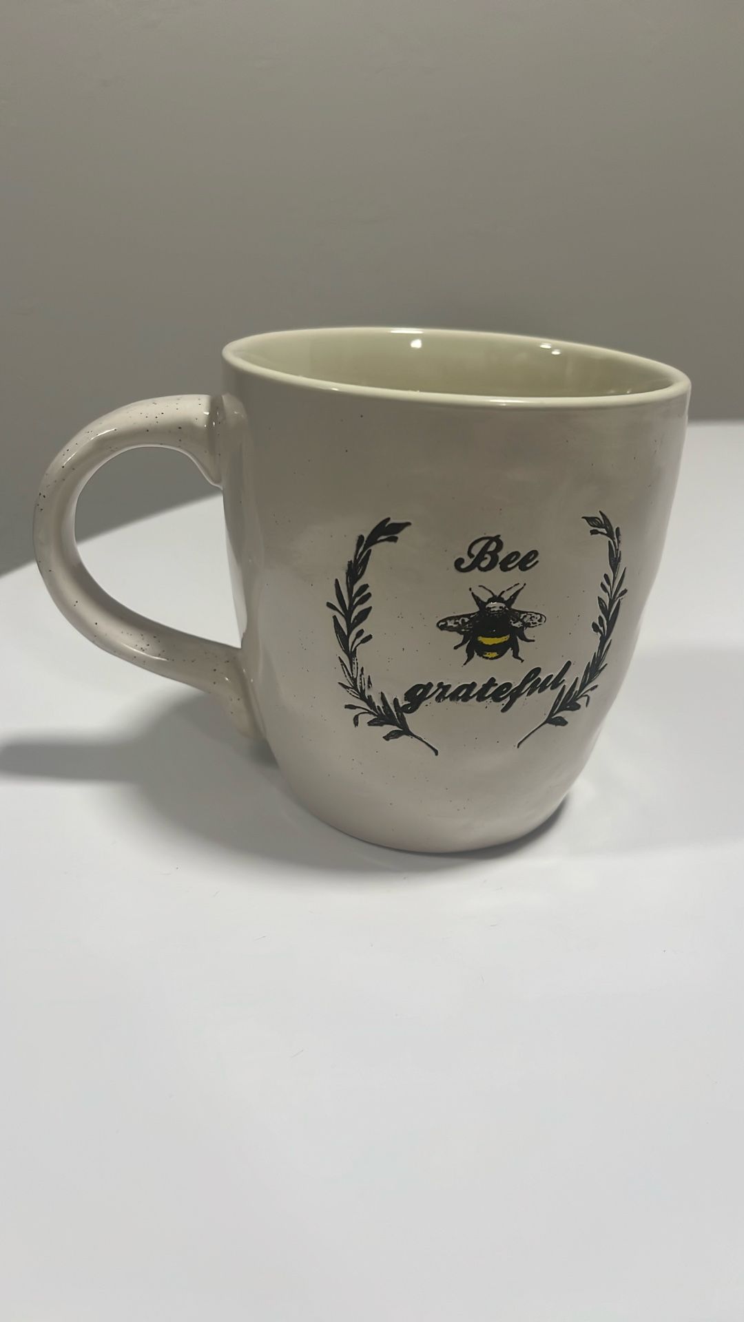 Bee grateful Mug