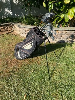 Very Gd. Cond. 14 Complete Golf Club Set W/ Bag