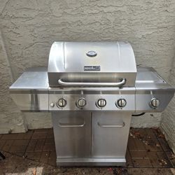 Gas Grill w/propane Tank