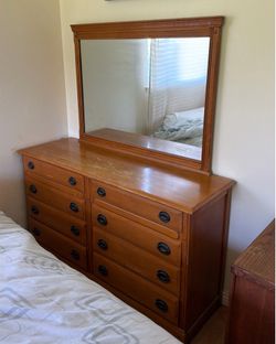 Solid Wood dresser with mirror (8 drawers)