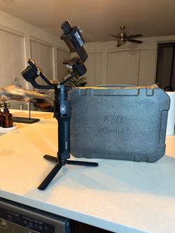 DJI Ronin S 3-Axis Camera Gimbal with Case