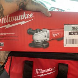 Angle Grinder (miluakee) Full Kit 