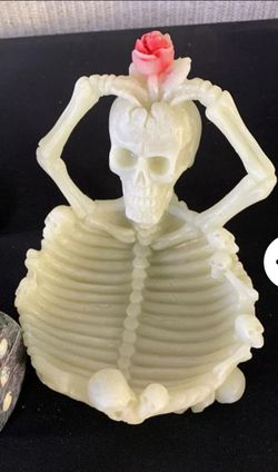 Skeleton ashtray