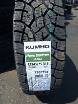 Kumho Road Venture AT52 LT245/75/16 Tire