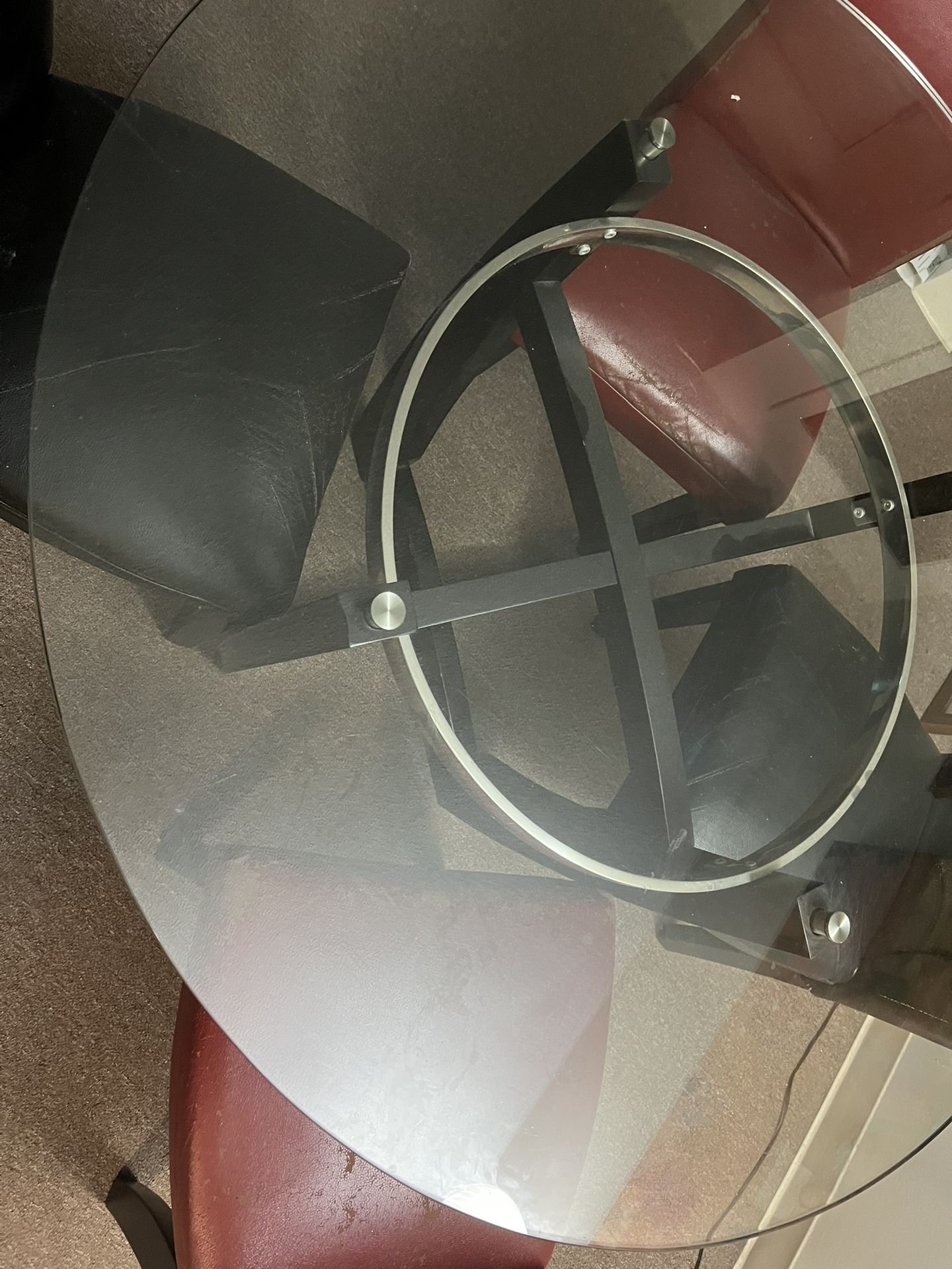 Round Table