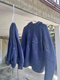 Navy blue Nike tech