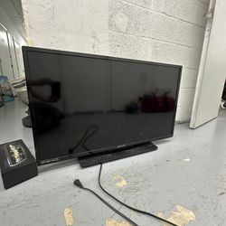 40” TV