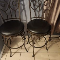 Table And Chairs 
