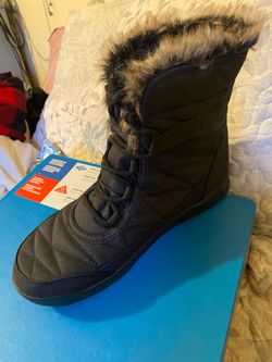 Snow boots