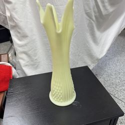 Fenton swung Vase 