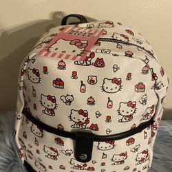 🎁🎁🎁AUTÉNTICA BACKPACK NUEVA CON ETIQUETA DE HELLO KITTY