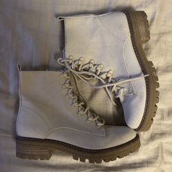 Target Women Boots 9W 