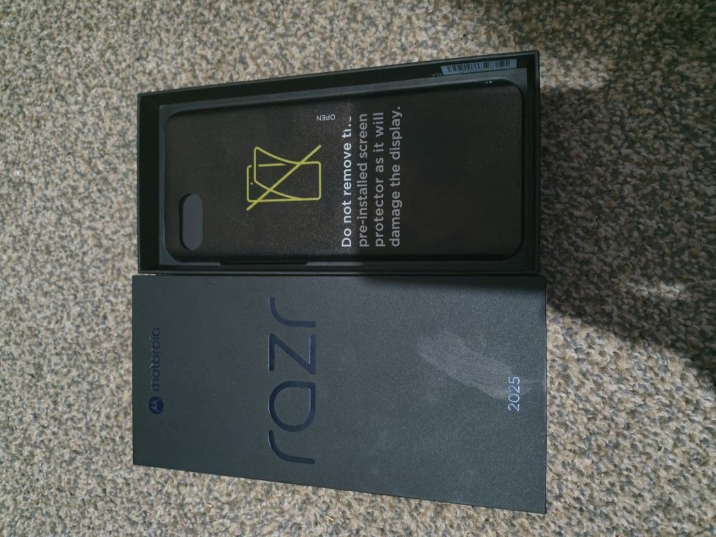 Motorola Razr 2025 *Brand New*