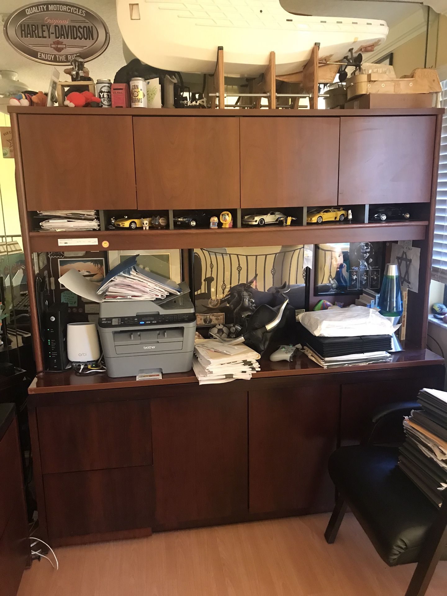Office Credenza Lots Of Storage File Draws And Locks W/key