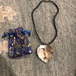 Beautiful leave mother of pearl necklace