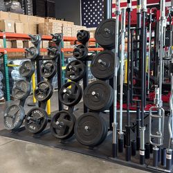 bumper plates - Olympic weights - dumbbells - Kettlebells - bar - bench - squat rack - smith machine - leg press