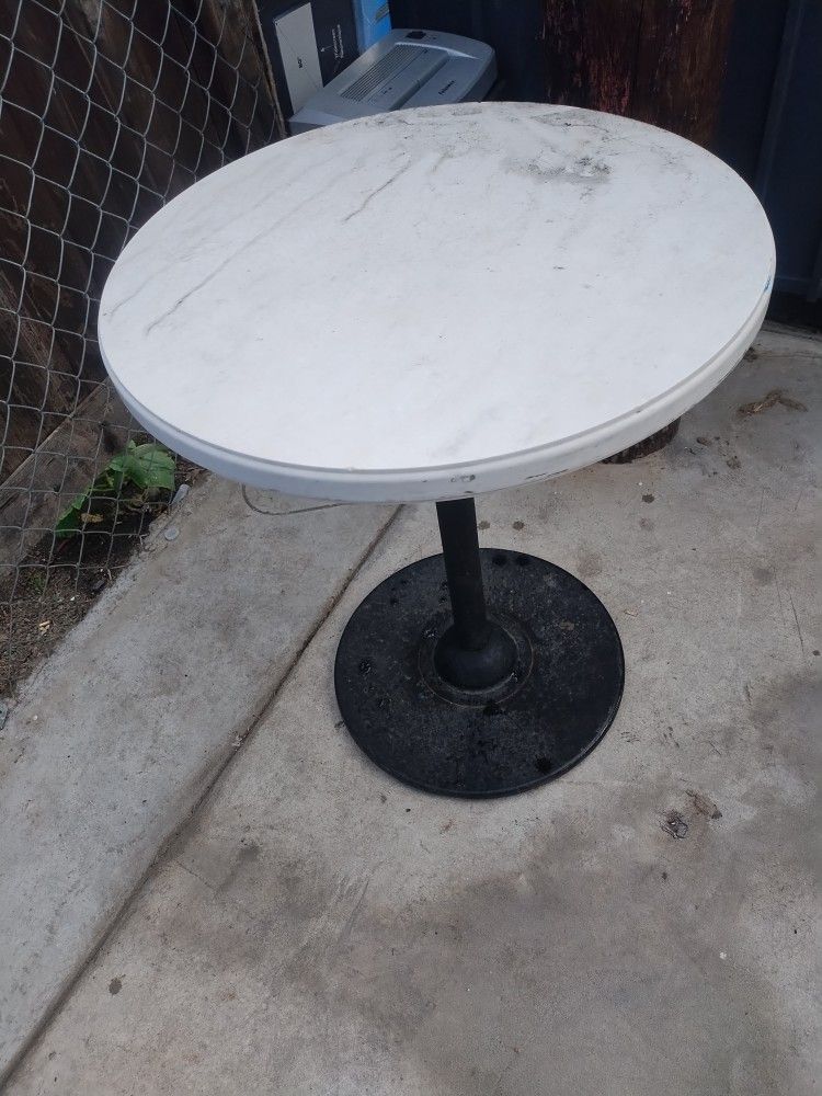 Round White Table 